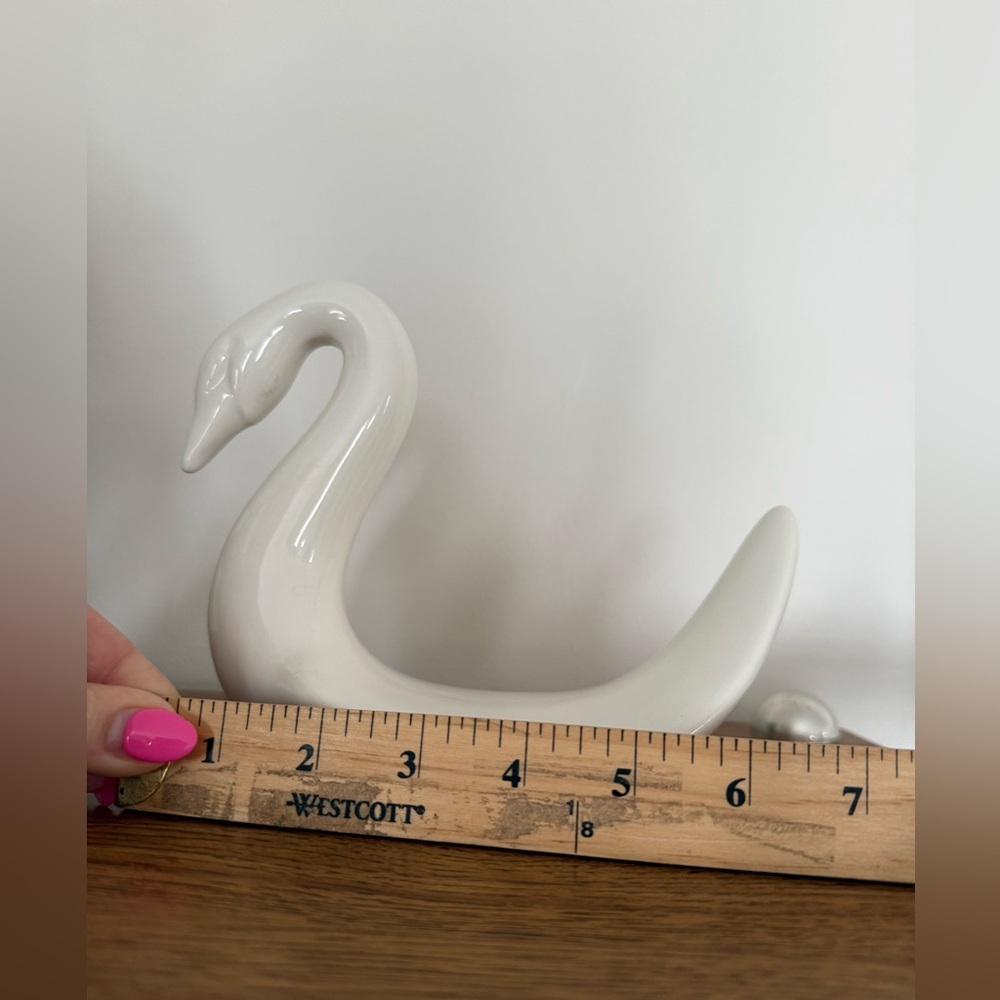 Art Deco Ceramic Porcelain Swan Figurine Bathroom Wash Cloth Hand Towel Holder - Picture 6 of 7